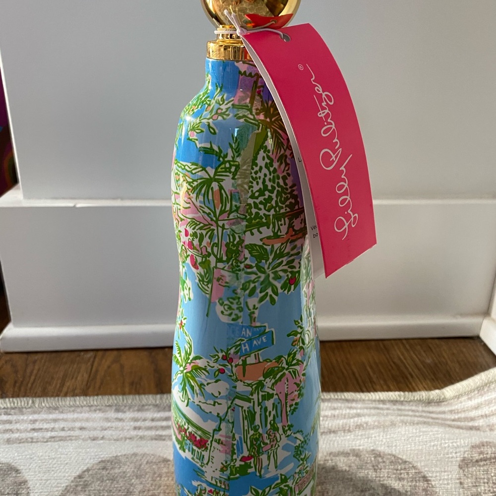 Lilly pulitzer squeeze the day water bottle